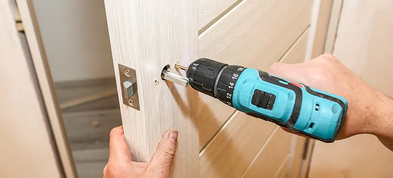 Old Door Knob Repair in Land O' Lakes, FL