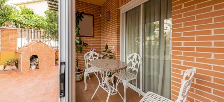 Adding Porch Enclosures To Your Home in Land O' Lakes, FL